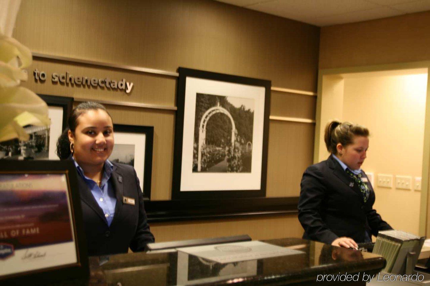 Hampton Inn Schenectady Downtown מראה פנימי תמונה